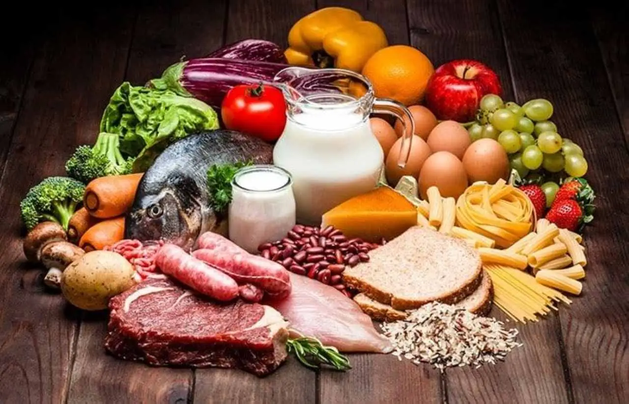 Los 5 alimentos más consumidos en verano y por qué deberías evitarlos en días de mucho calor