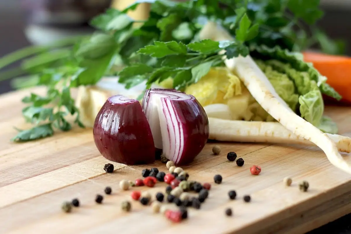 El error que cometes al sembrar cebollas y que provoca que no crezcan correctamente