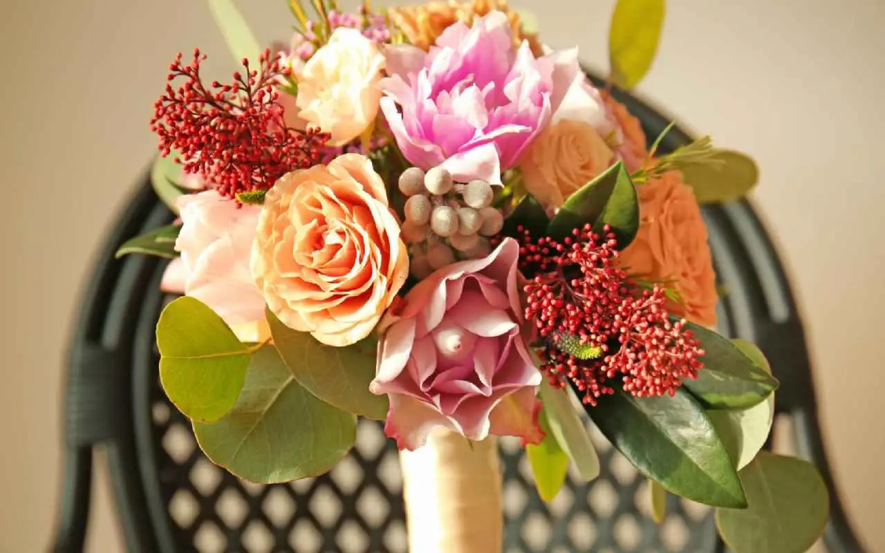 La flor que simboliza la fuerza y la resiliencia femenina y que deberías tener en casa