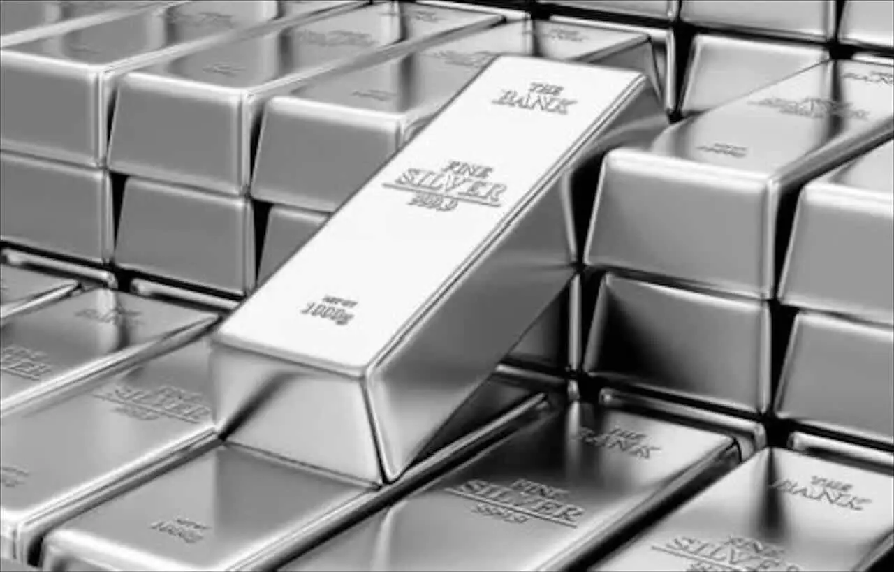 ¿Quieres invertir a medio plazo? Esto dice la realidad sobre comprar plata ahora