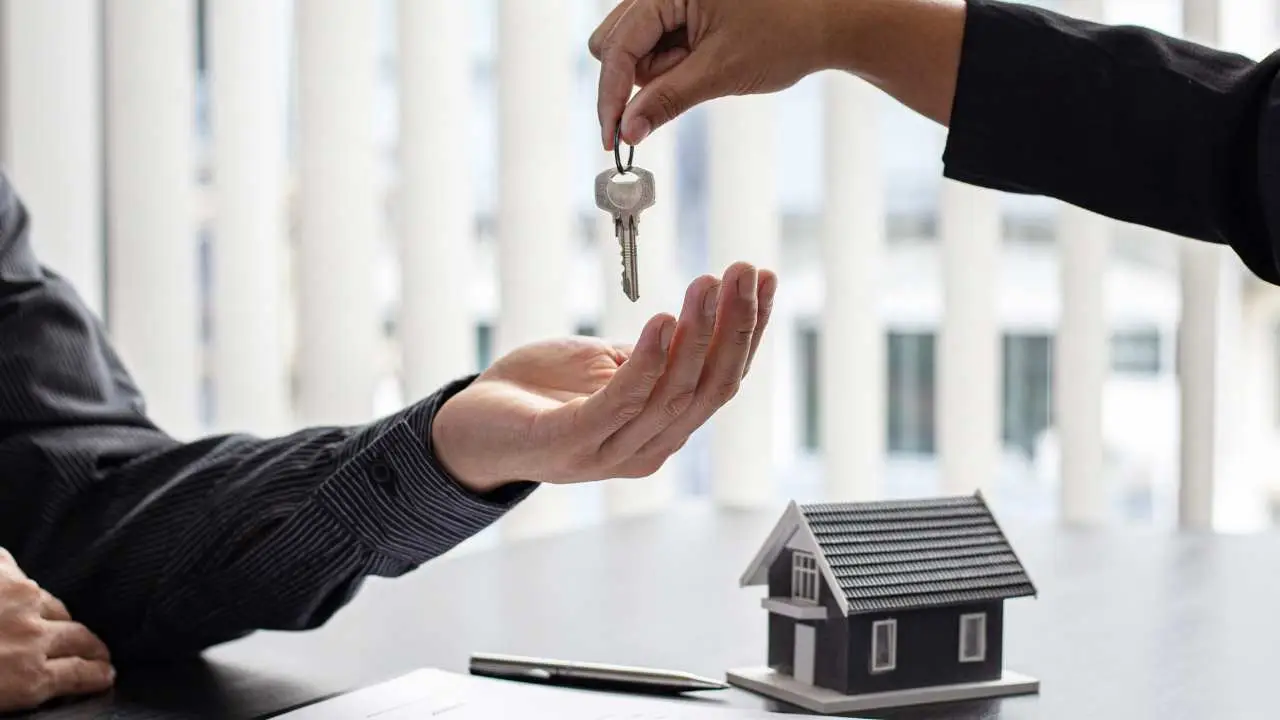 ¿Eres inquilino? Descubre si te están cobrando de más por la revisión obligatoria de la caldera